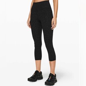 Lululemon Wunder Under Crop (High-Rise) *Full-On Luxtreme 21" Size 6